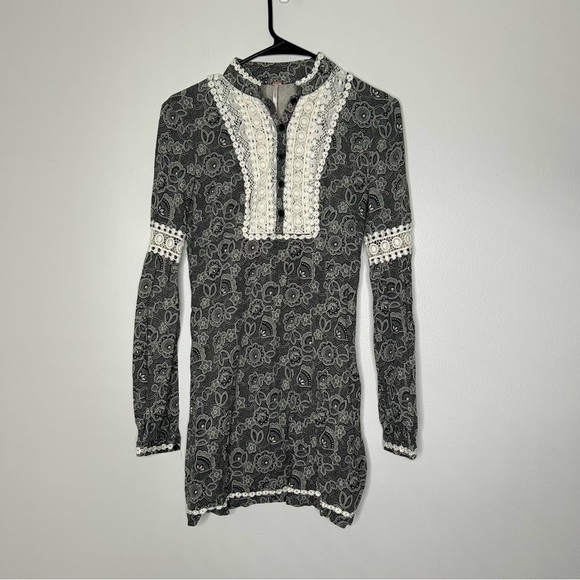 Free People Dresses & Skirts - Anthropologie Black and White Floral Tunic
